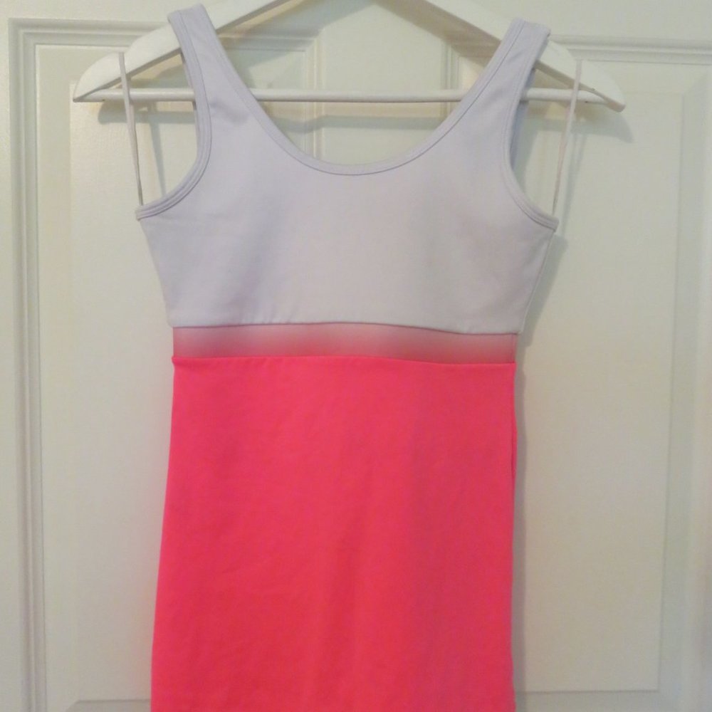 Women's Athletic Top in White & Pink Scoop Neck